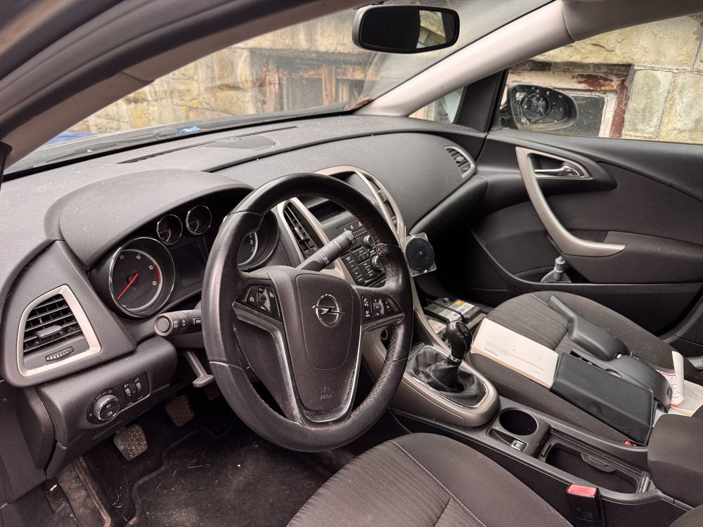 Astra j 1,7 cdti  cala na czesci