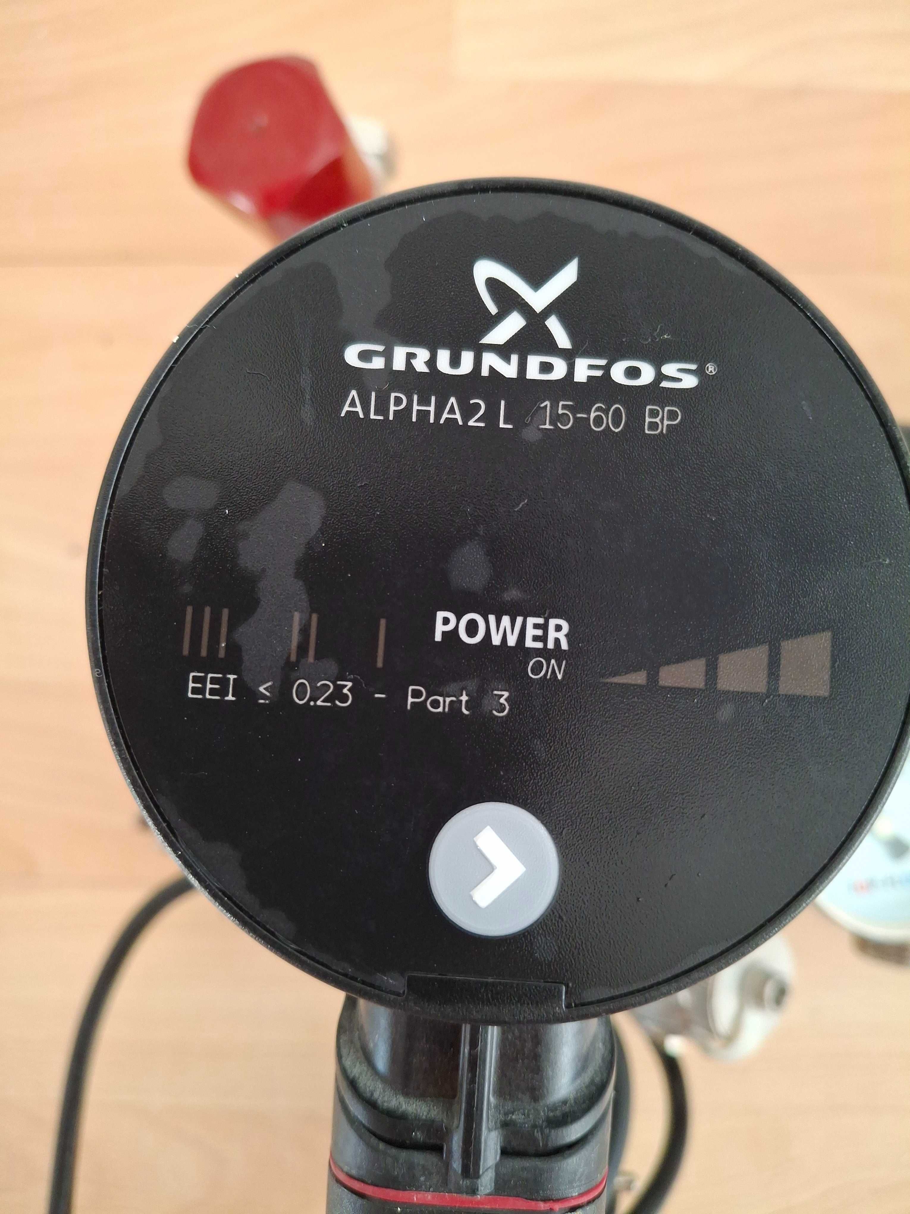 Rozdzielacz ogrzewania podłogowego z pompą Grundfos