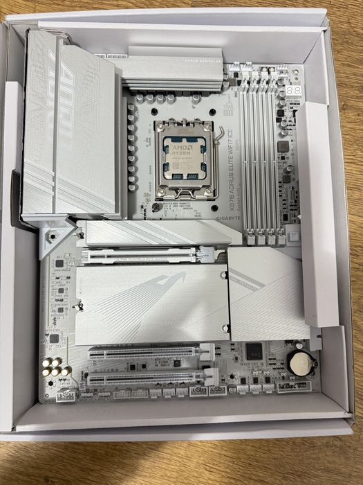 Board X870 AORUS ELITE WIFI7 ICE