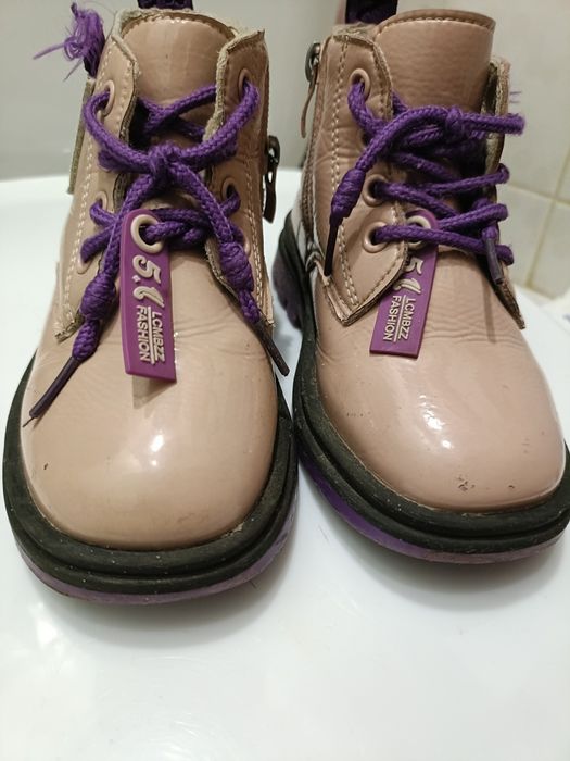 Продам обувь для девочки