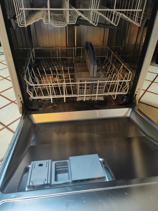 Máquina de louça de encastrar