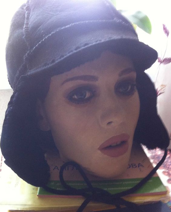 Шапка  замшева з хутром.