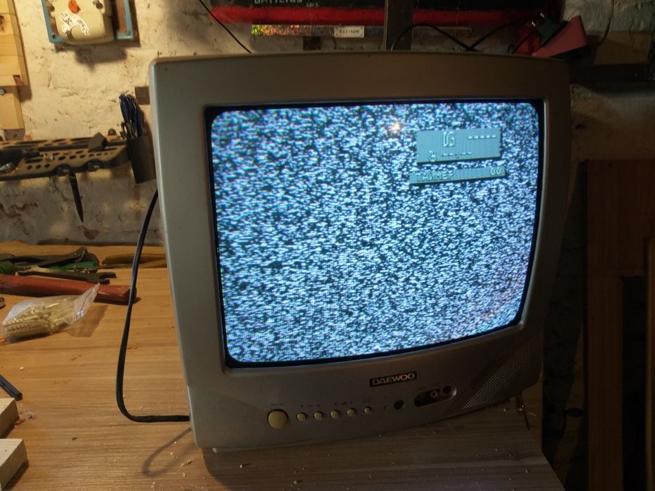 Рабочий телевизор Daewoo цветной