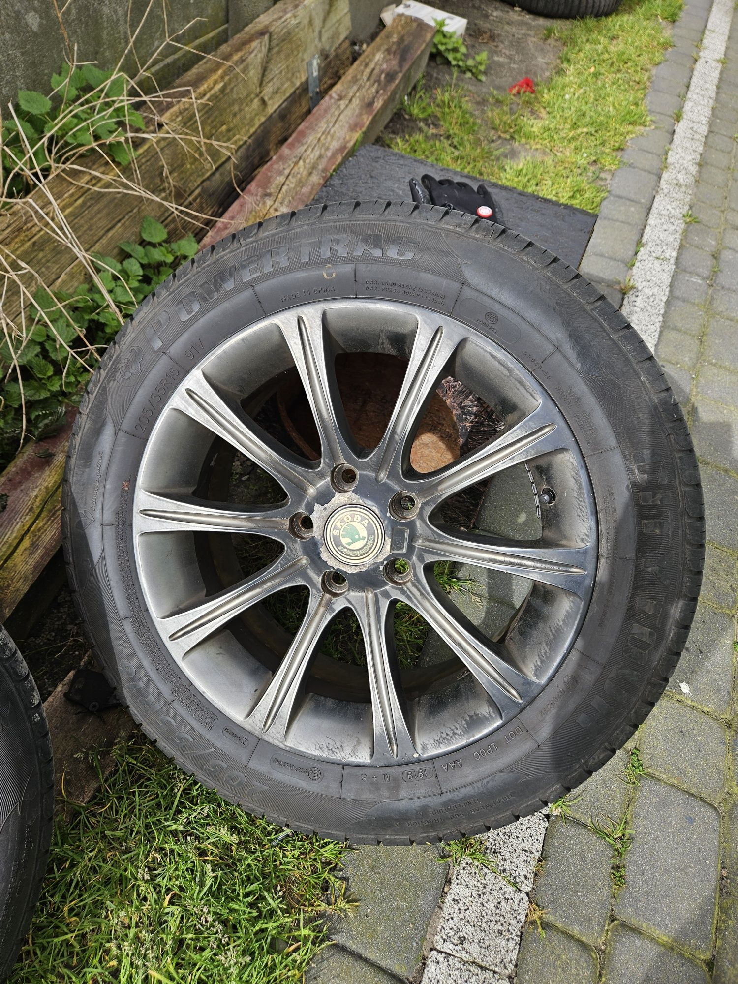 Alufelgi 5x112 Audi VW Skoda Mercedes  (205/55/16)