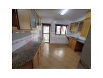 Apartamento T3 com garagem