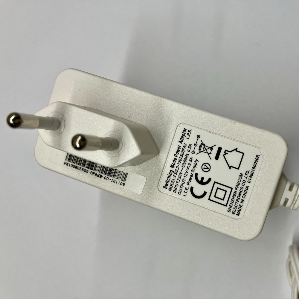 Zasilacz sieciowy 12V - 2.5 A