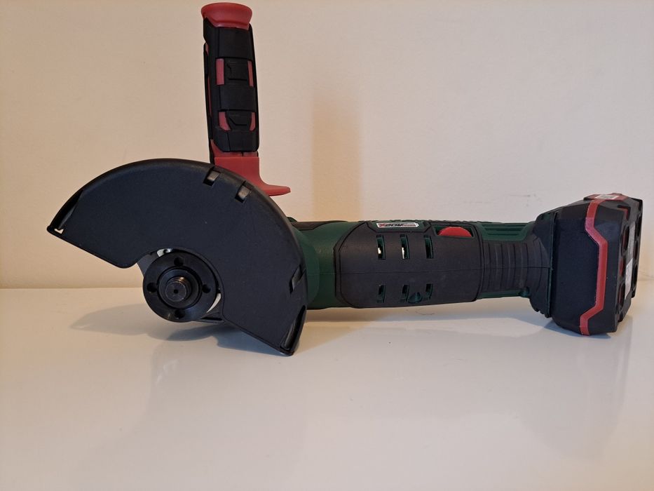 Новая УШМ (болгарка) Parkside PWSA20-Li C3 +АКБ+зарядное.