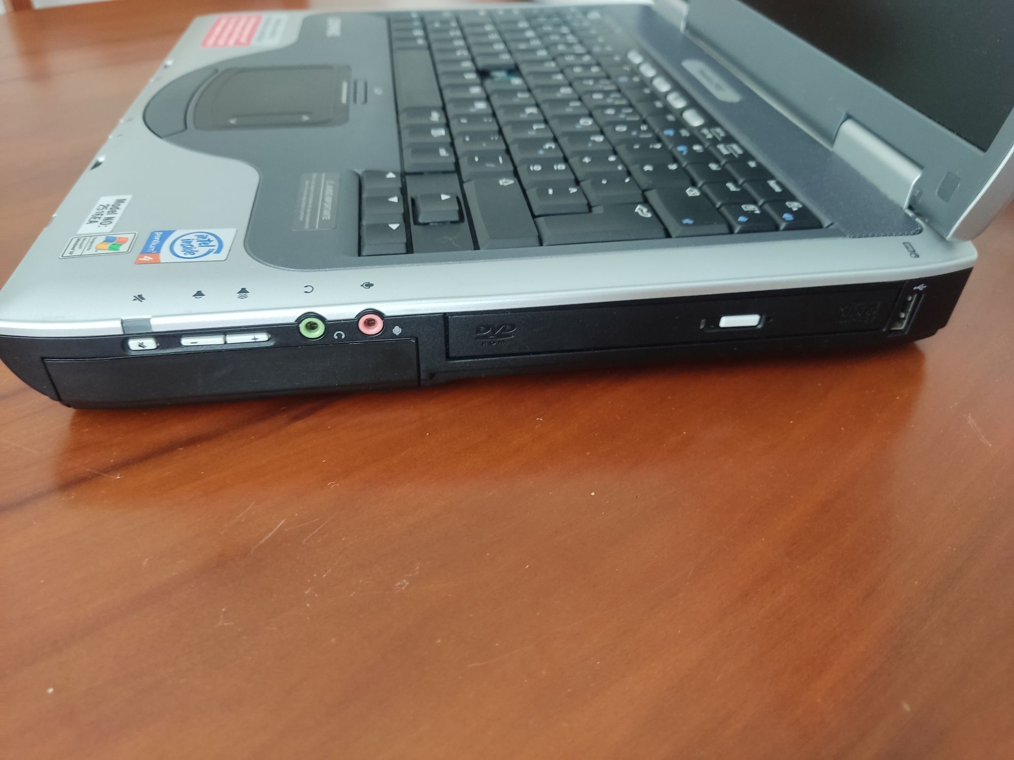 AVARIADO Portátil HP Compaq 2516EA sem disco nem carregador