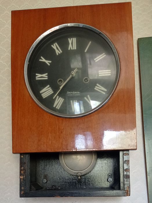 Часы СССР "Янтарь"настенныеые