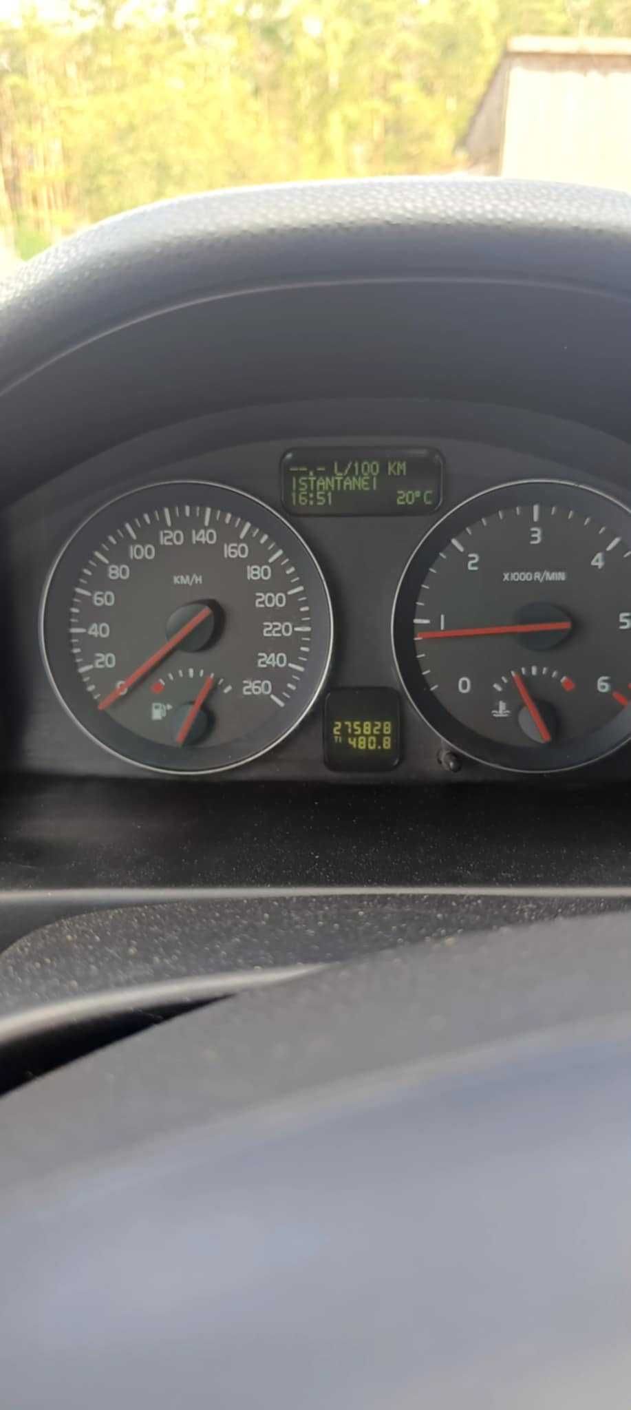 Volvo S40 2.0 2010r