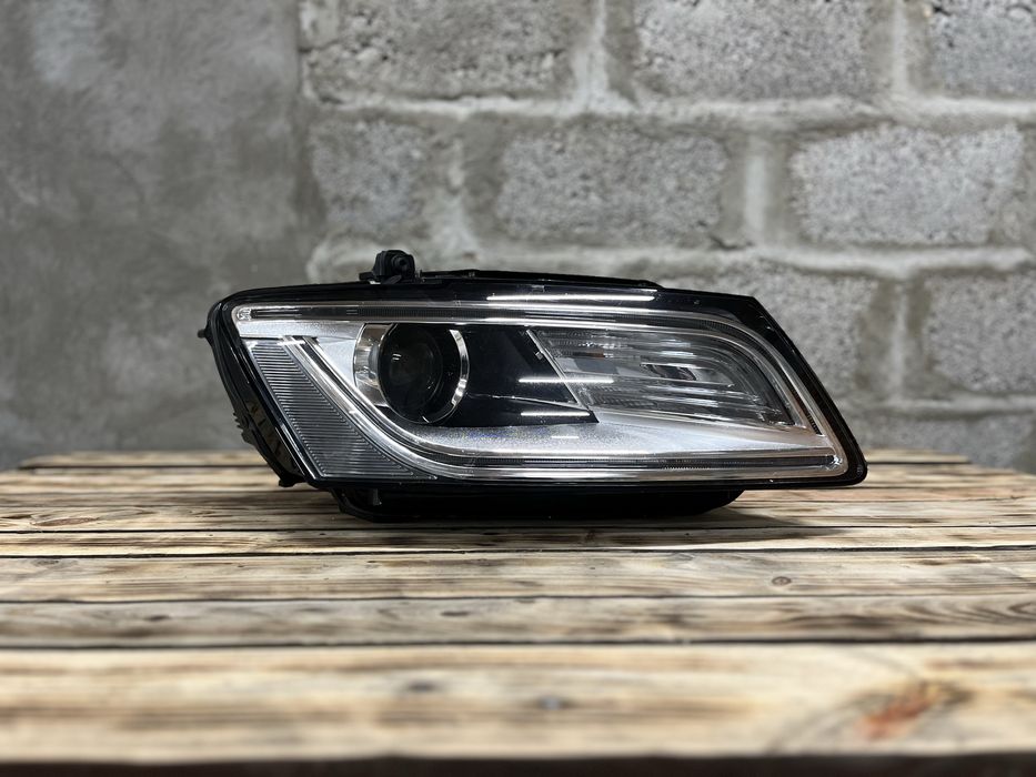 Фара Audi Q5 8R Європа. 8R0941044C права LED xenon