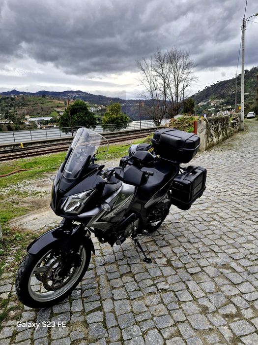 Suzuki v-strom 650cc
