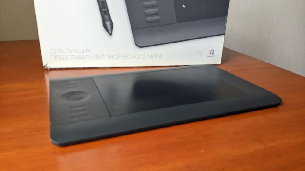 Графічний планшет Wacom Intuos 5 Touch S (PTH-450)