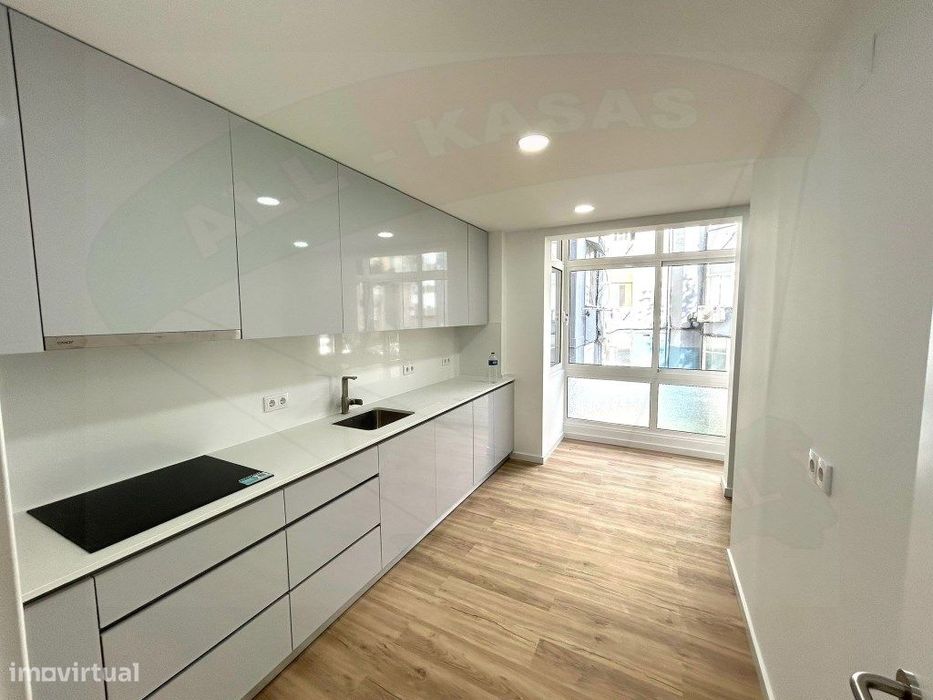 Apartamento T3 totalmente renovado, Reboleira