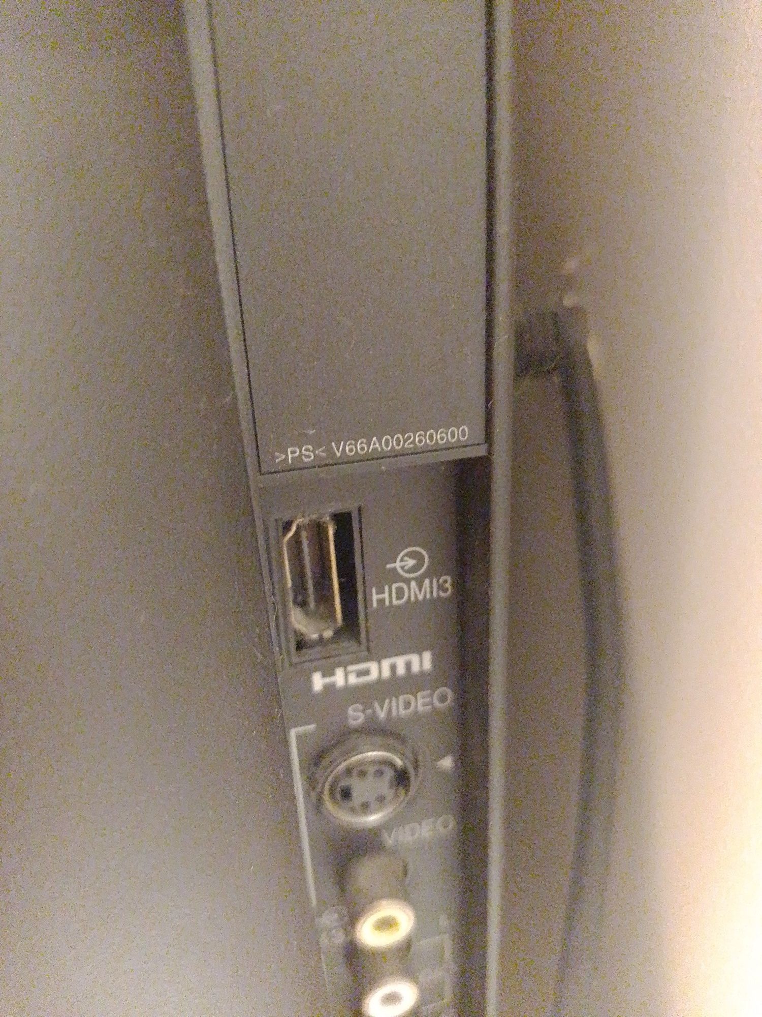 Telewizor Toshiba 42 cale z Hdmi + uchwyt na ścianę