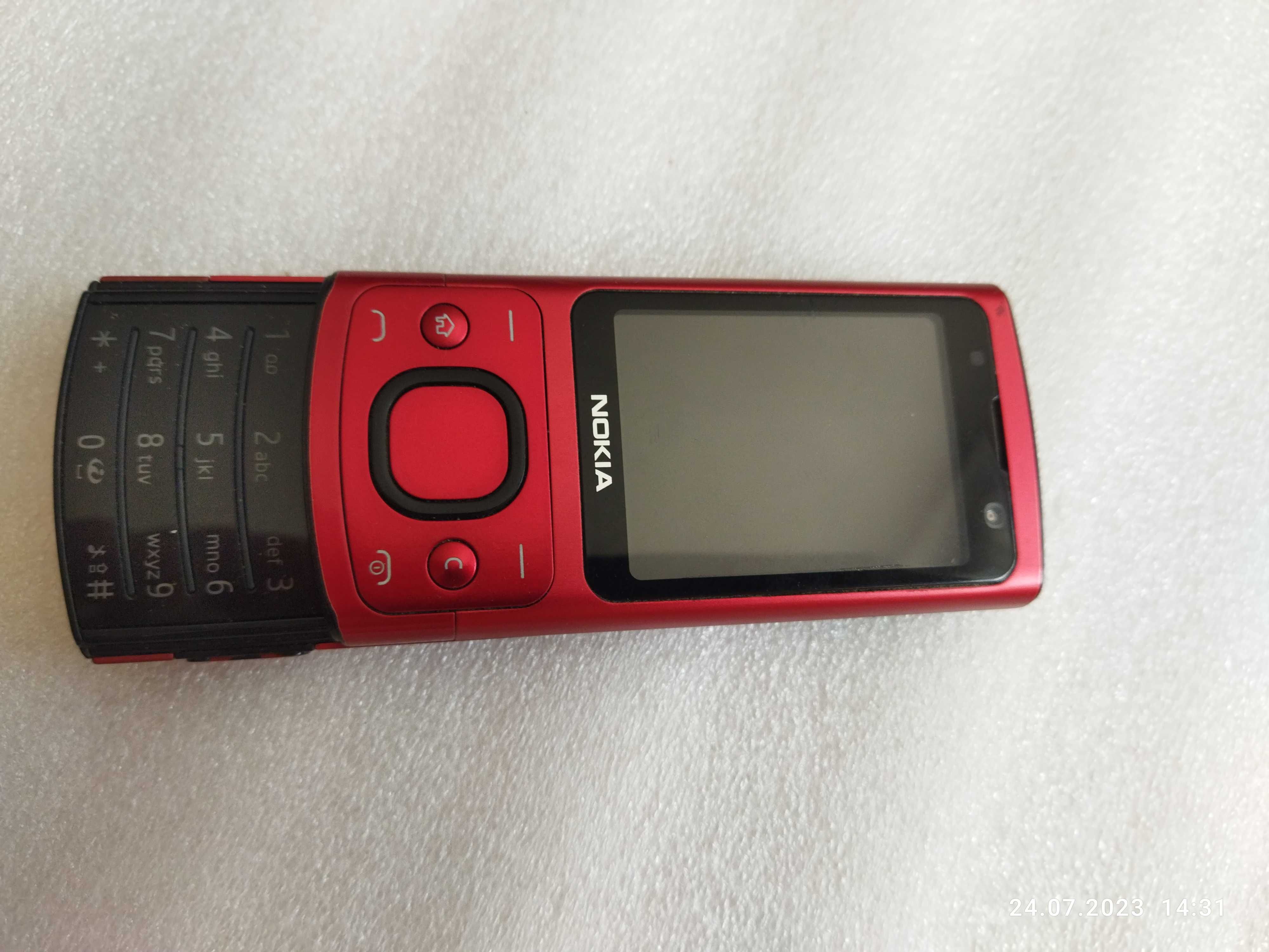 Nokia 6700 Slide W bardzo ładnym stanie