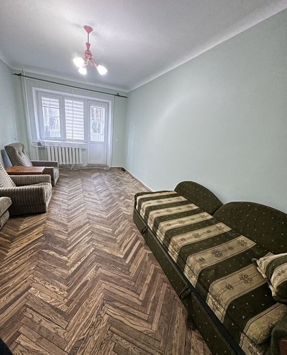 1к, центр міста, вільна