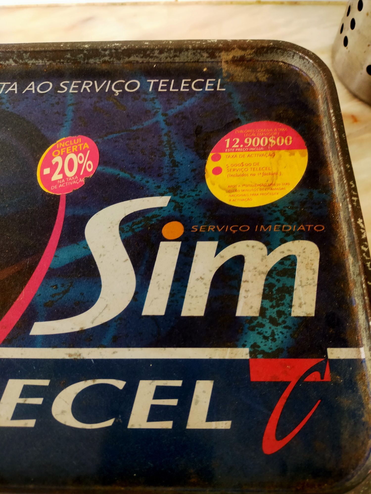 Caixa de telemóvel antigo