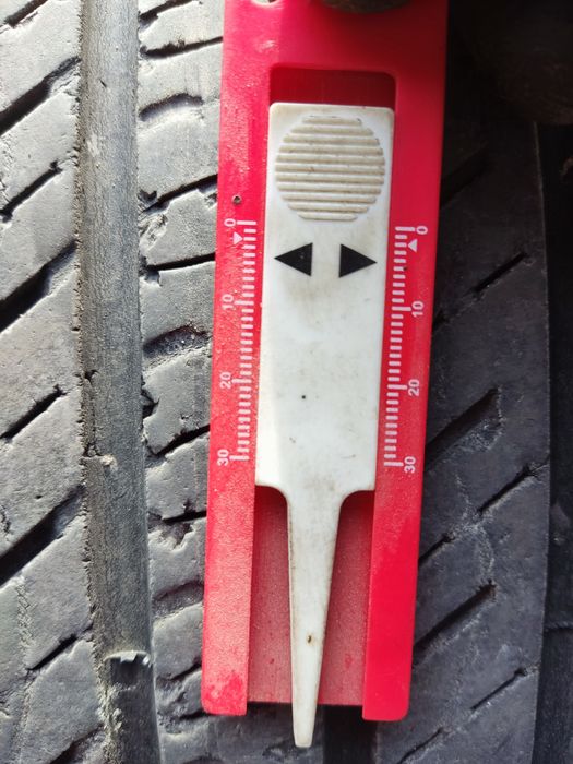 Продається комплект літньої гуми  kumho 225 60 17