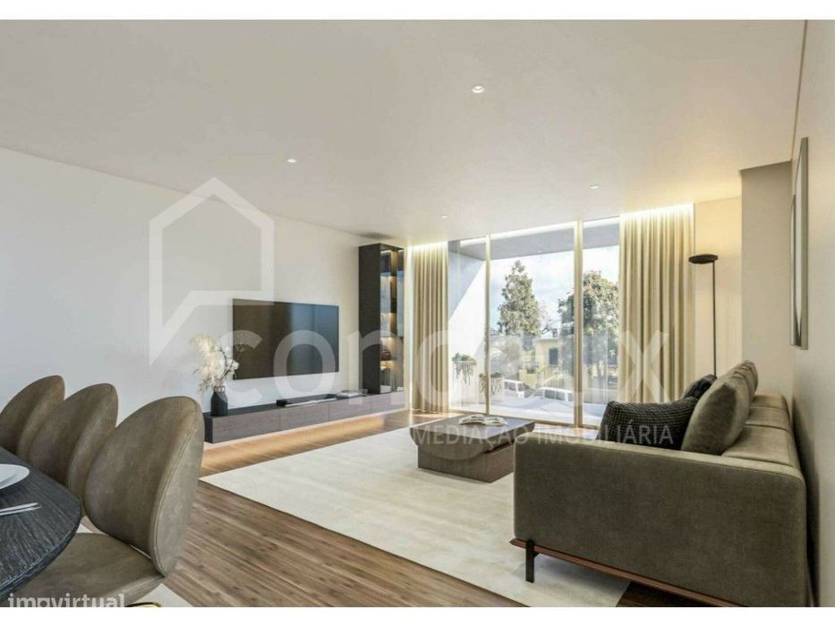 Apartamento T3 localizado no Edifício Hinton no centro do Funchal.