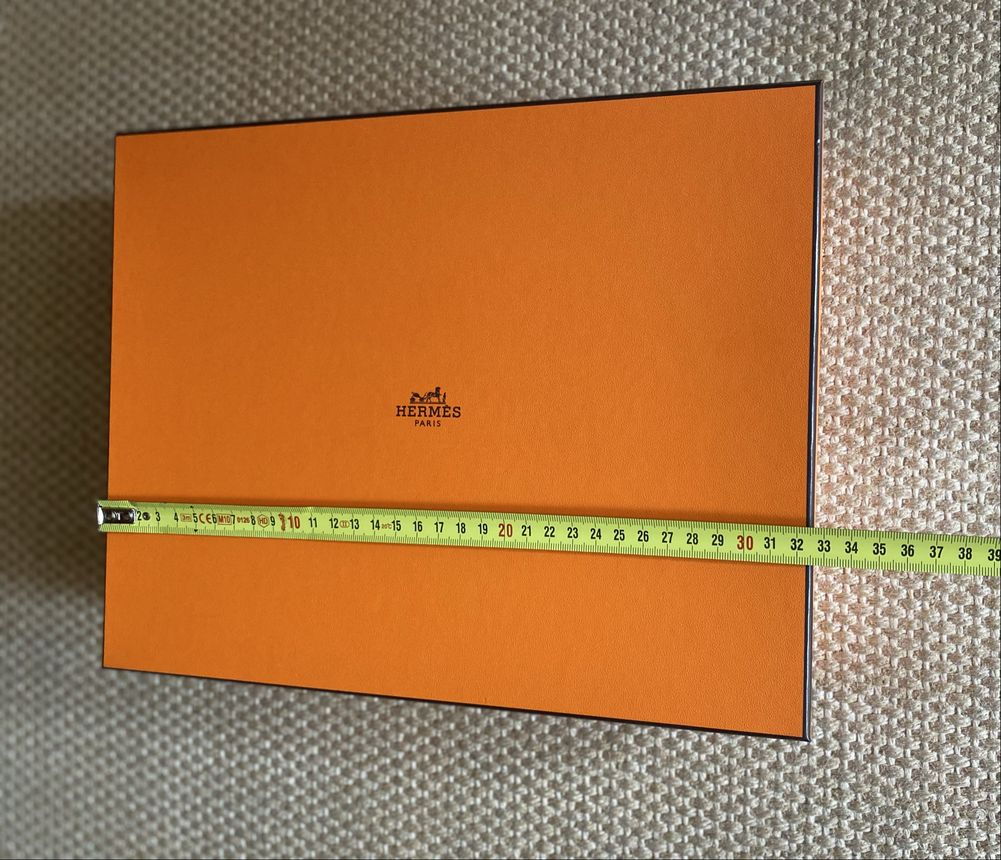 Caixa vazia com fita da Hermès  - Nova