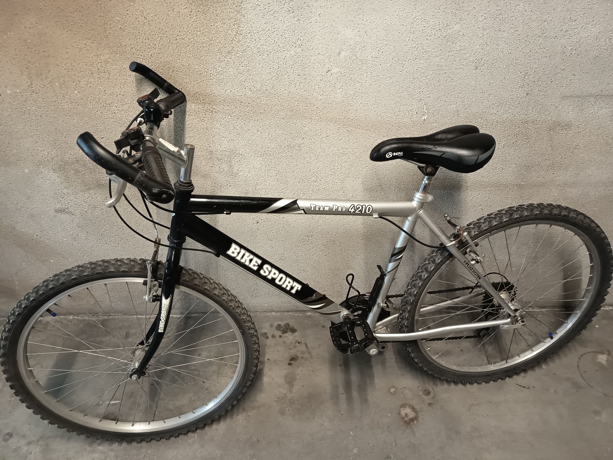 2 Bicicletas GT Agressor e Teams Pro 4210