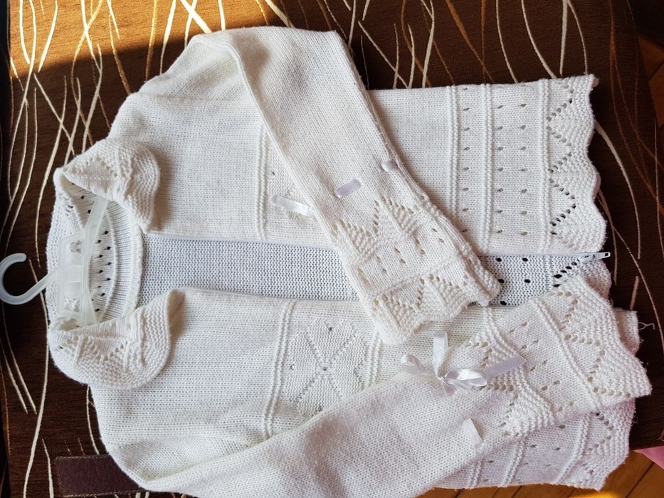 Sweterek ażurowy dziecięcy