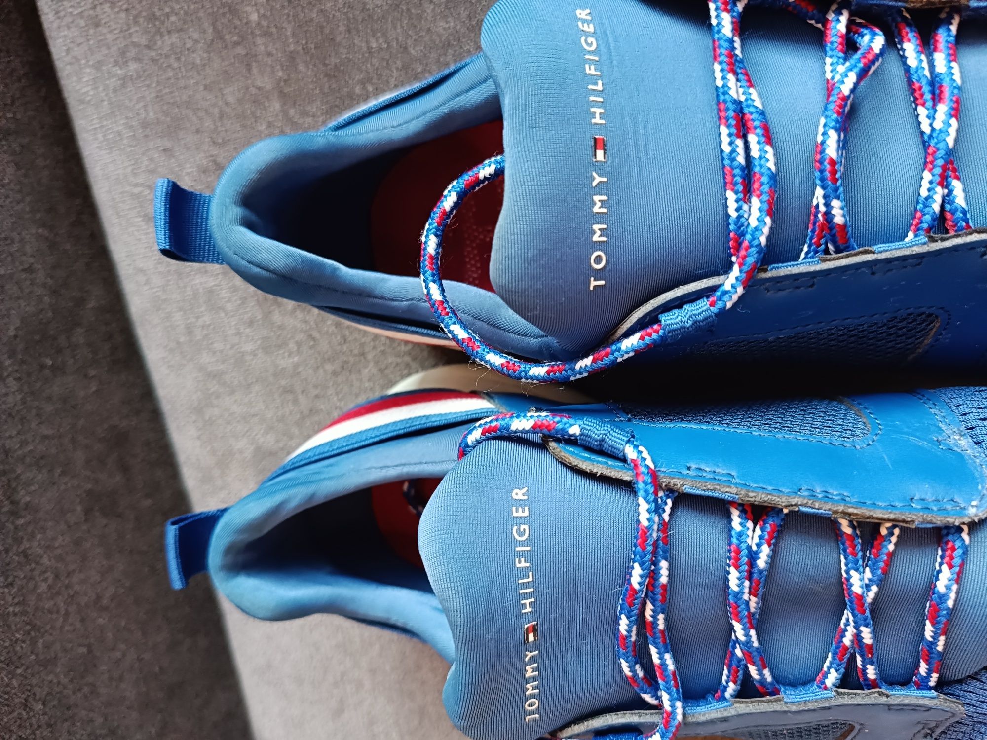 Sportowe buty Tommy Hilfiger 44