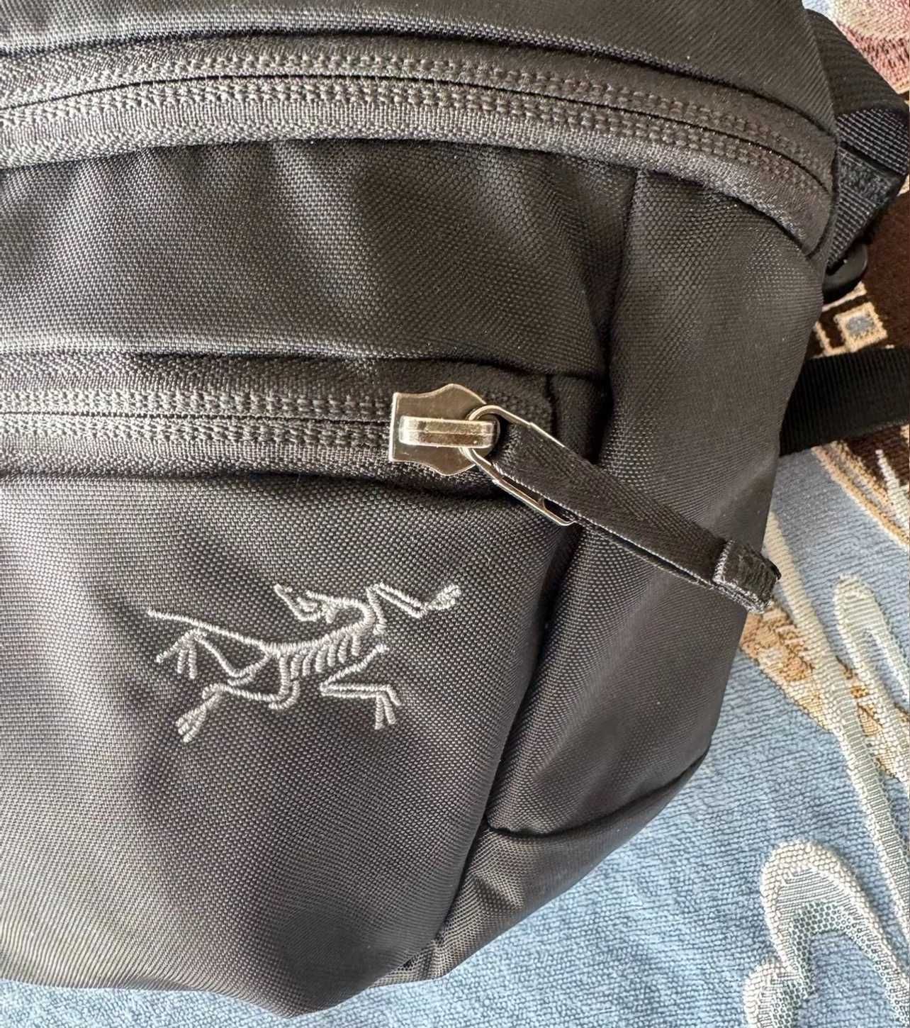 Plecak na strój Arc'teryx, czarny