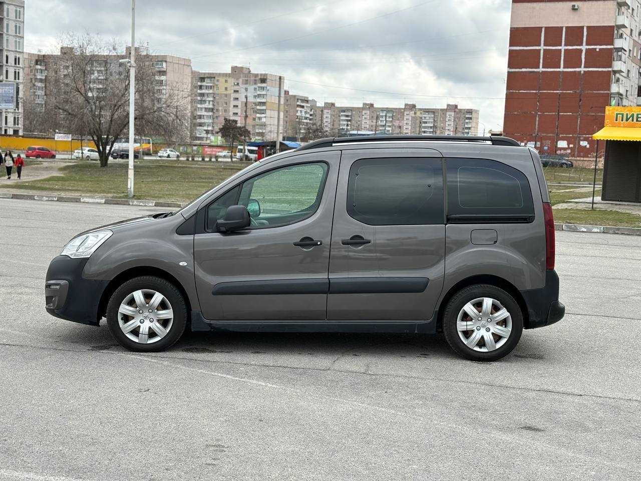 Peugeot Partner 2017 1.6 Дизель(ОБМІН / РОЗСТРОЧКА п внесок2300$)