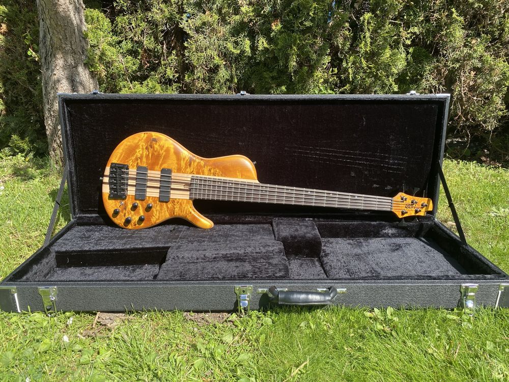 Gitara basowa marki Cort A5 plus SC