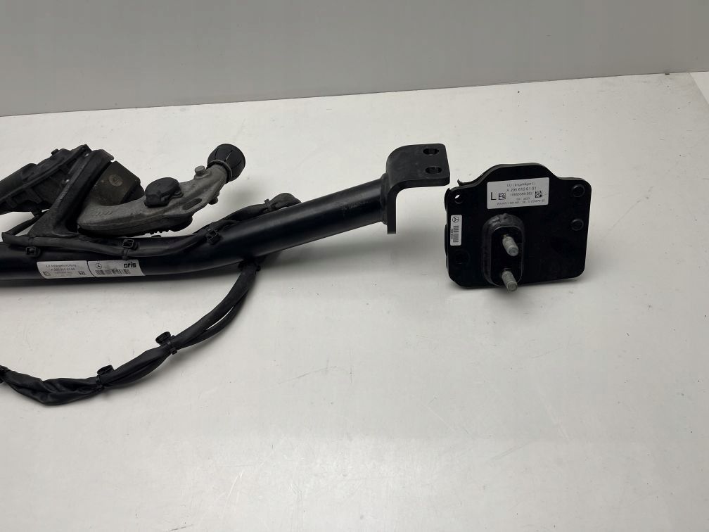 HAK HOLOWNICZY MERCEDES EQE A2953100100