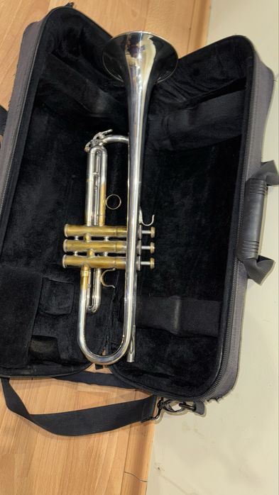 Музичний інструмент труба: Yamaha 734