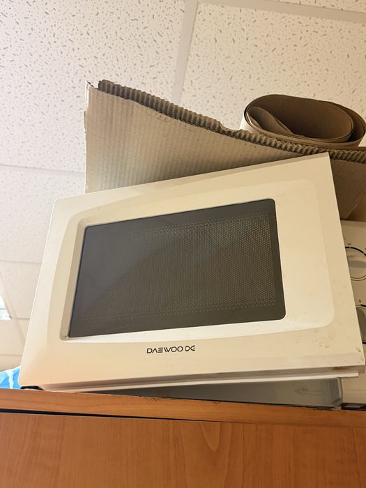 Мікрохвильовка  б/у все працює