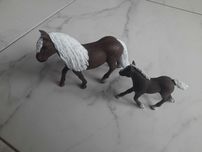SCHLEICH klacz i źrebak Schwarzwald