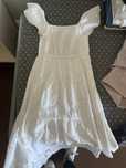 Vestido comprido com detalhes em baixo