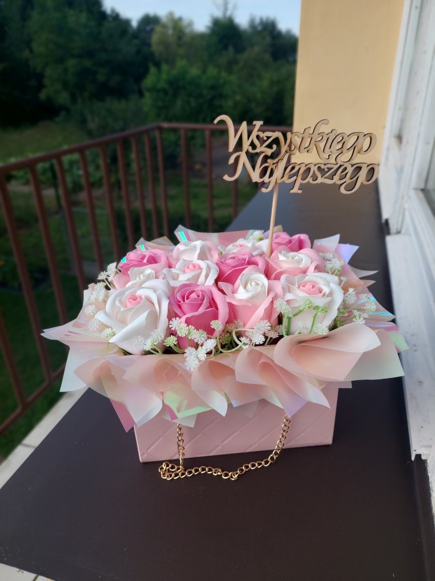 Torebka box flowerbox z róż mydlanych