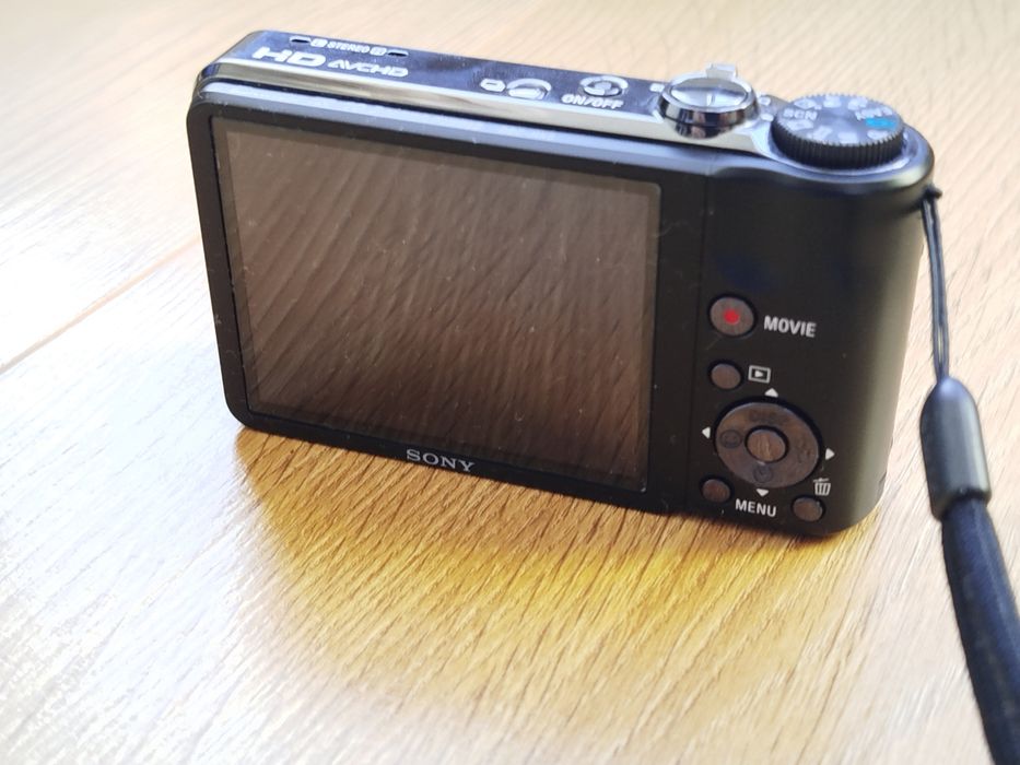 Потужна камера  Full HD 1920×1080  від Sony Cyber-Shot  DSC-HX