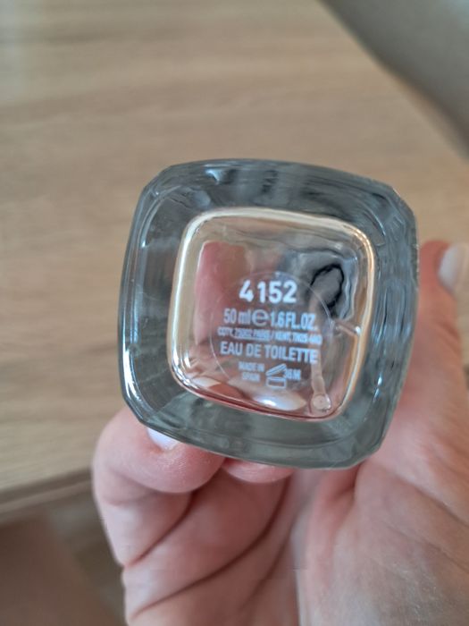 Flakon po perfumach Hugo Boss