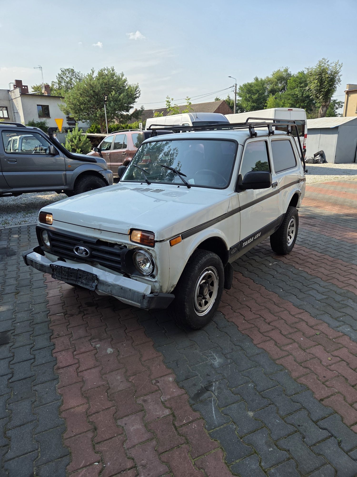 Lada niva taiga 4x4 18r