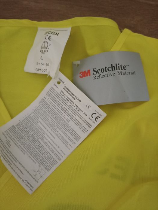 Попереджувальний світловідбиваючий жилет