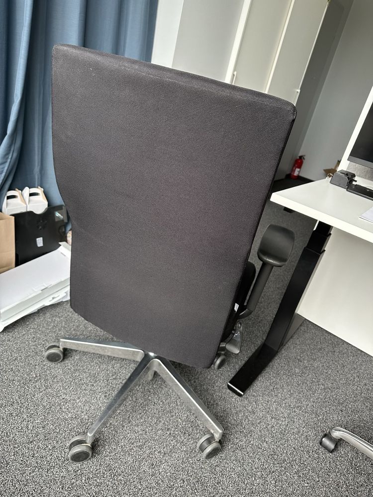 Krzesło biurowe obrotowe Grospol Team Plus czarne (dostępne 4 sztuk)