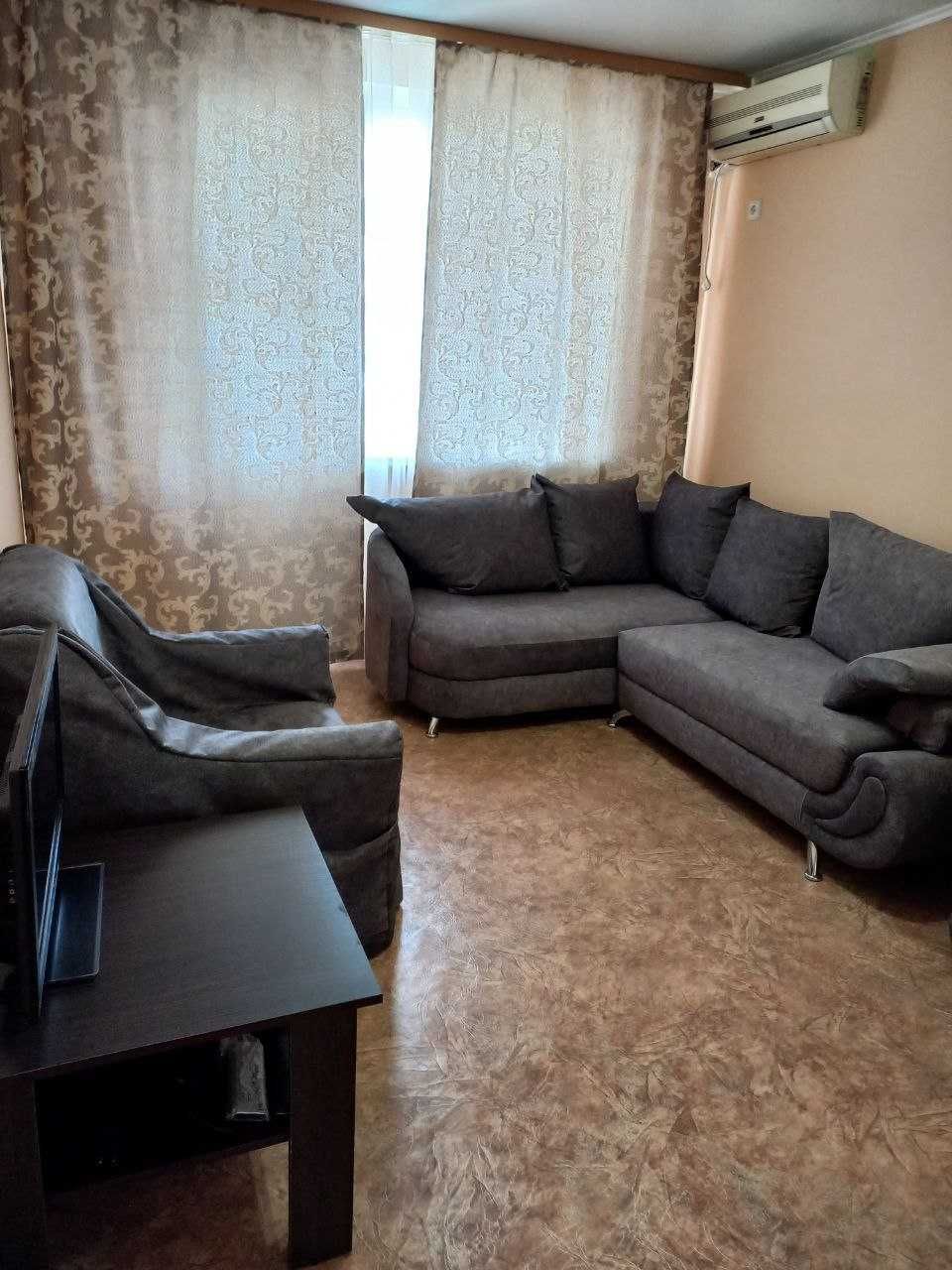 Сдам отличную 1к.кв возле метро Холодная Гора(46000)
