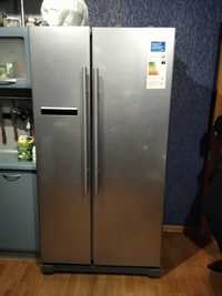 Продам двухдверный холодильник