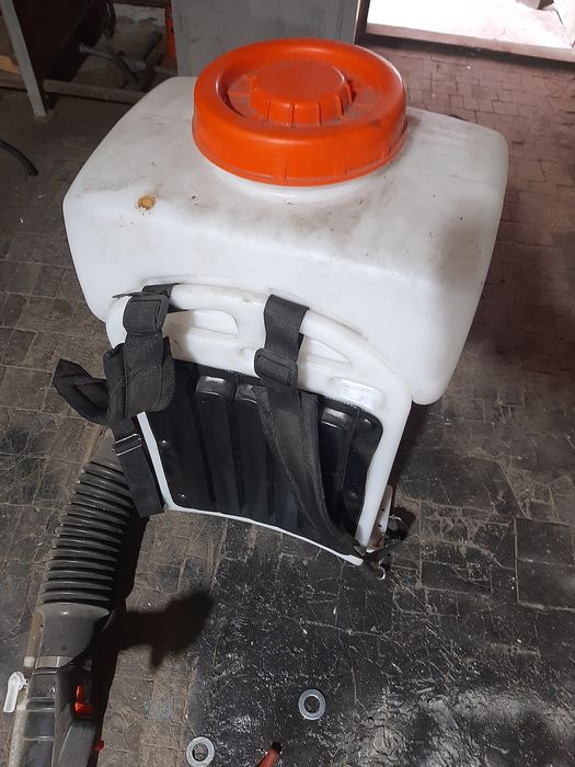 Оприскувач бензиновий бензорозпилювач