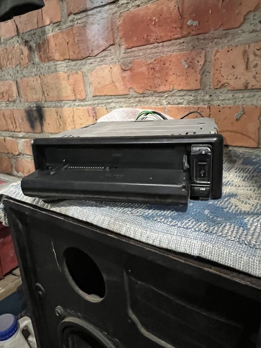 Продам магнітолу JVC KD-G722