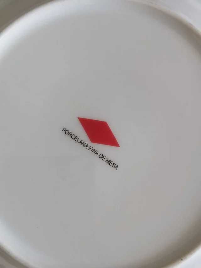 Pratos Porcelana Fina (6+4)