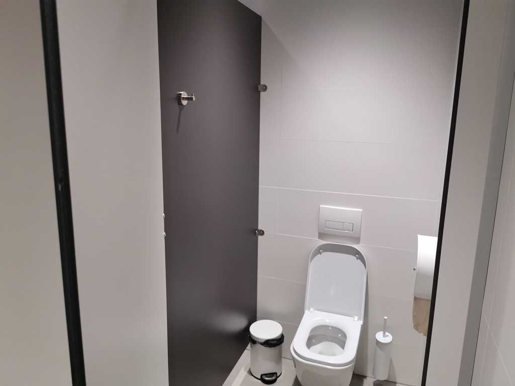 Szafki, ścianki działowe, kabiny, zabudowa HPL
