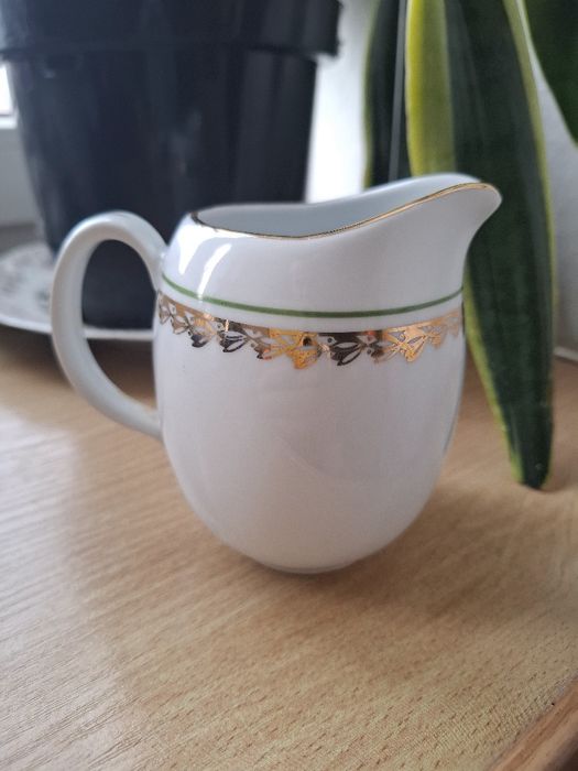 Mlecznik,porcelana Wałbrzych.