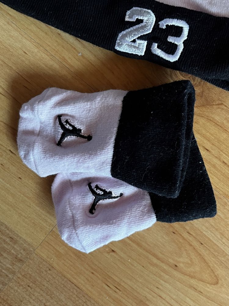 Zestaw Jordan czapka skarpetki dla dziewczynki